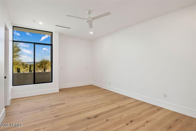 6037 N 21ST Place, Phoenix, AZ 85016