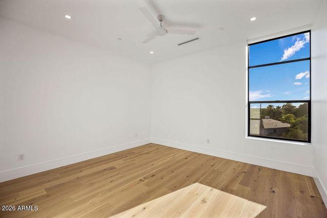 6037 N 21ST Place, Phoenix, AZ 85016