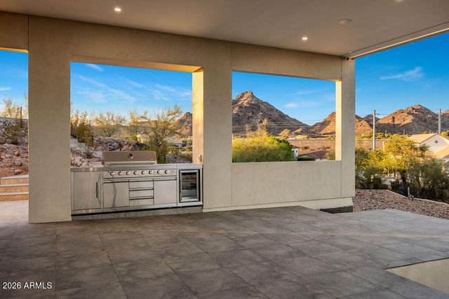 6037 N 21ST Place, Phoenix, AZ 85016