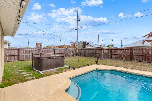 4633 SW Junietta Ter, Port St. Lucie, Port St Lucie, FL 34953