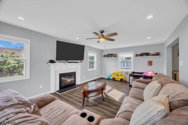 66 Johnson Rd, Franklin Twp., NJ 08873