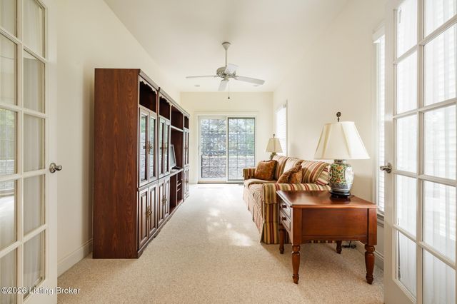6533 Villa Spring Dr, Louisville, KY 40291