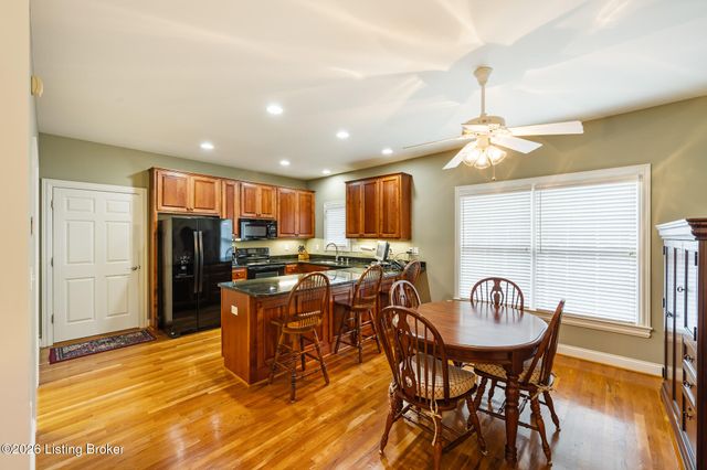 6533 Villa Spring Dr, Louisville, KY 40291