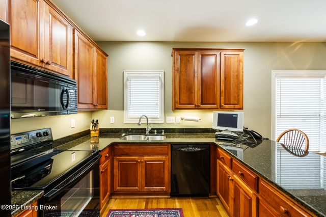 6533 Villa Spring Dr, Louisville, KY 40291