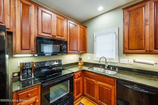 6533 Villa Spring Dr, Louisville, KY 40291