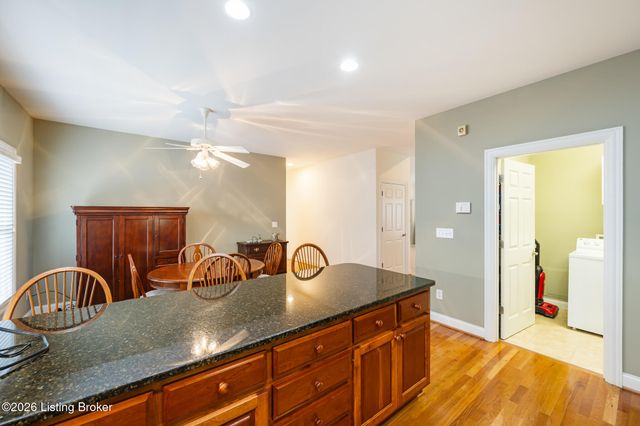 6533 Villa Spring Dr, Louisville, KY 40291