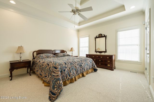6533 Villa Spring Dr, Louisville, KY 40291