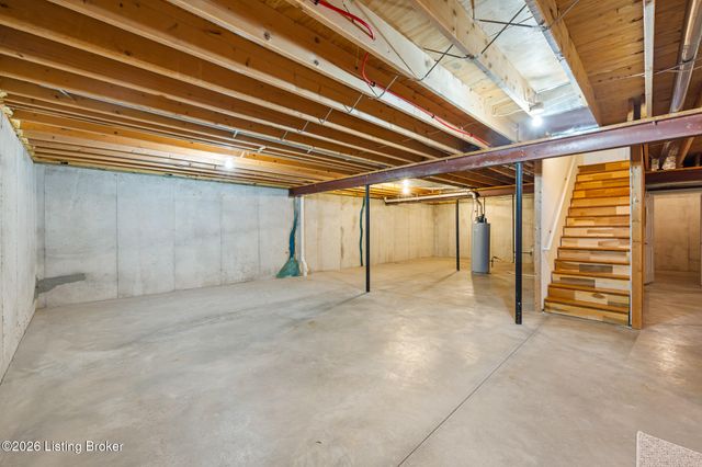6533 Villa Spring Dr, Louisville, KY 40291