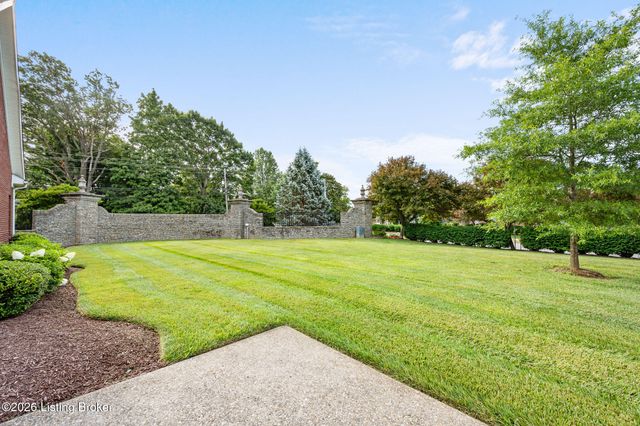 6533 Villa Spring Dr, Louisville, KY 40291