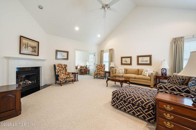 6533 Villa Spring Dr, Louisville, KY 40291