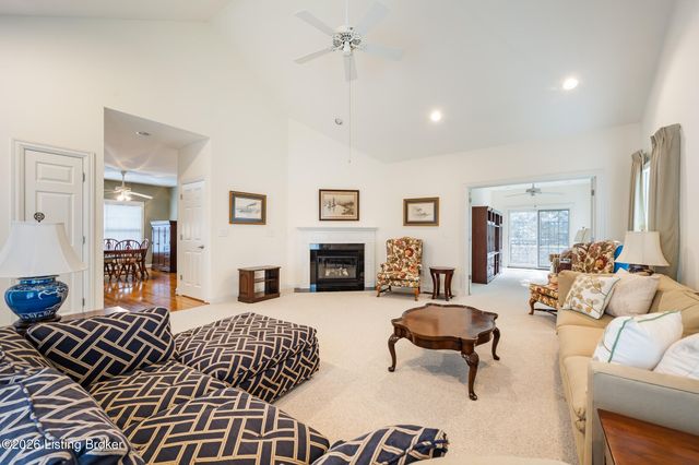 6533 Villa Spring Dr, Louisville, KY 40291