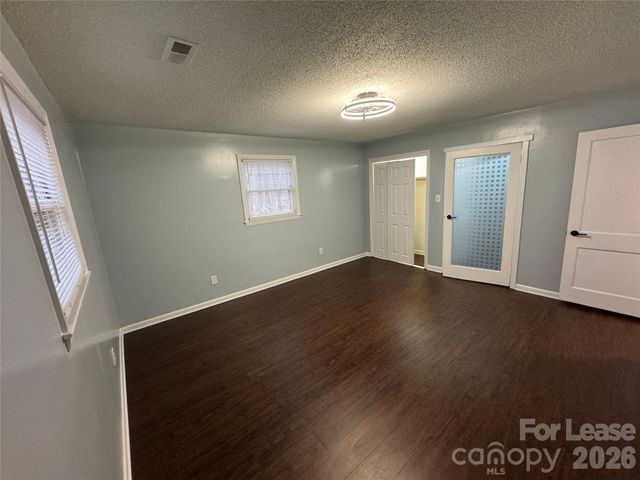 4488 Giles Avenue, Sherrills Ford, NC 28673