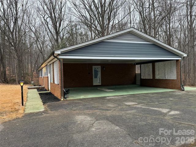 4488 Giles Avenue, Sherrills Ford, NC 28673