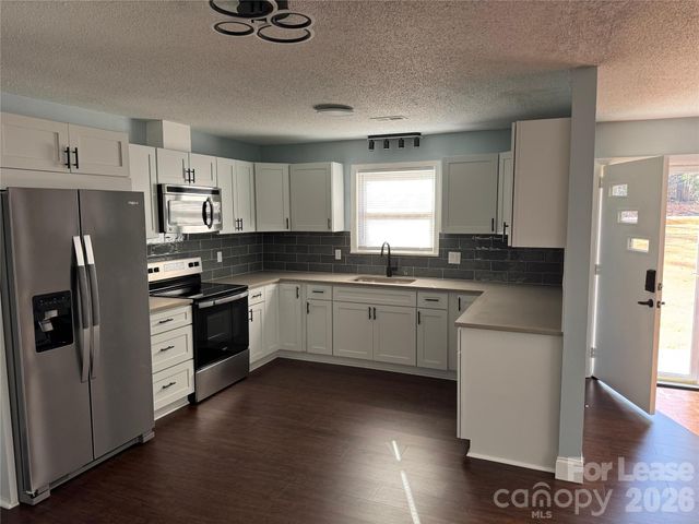 4488 Giles Avenue, Sherrills Ford, NC 28673