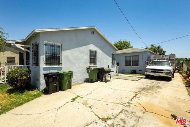 11012 Willowbrook Avenue, Los Angeles, CA 90059