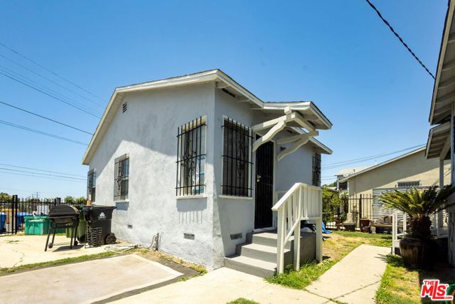 11012 Willowbrook Avenue, Los Angeles, CA 90059