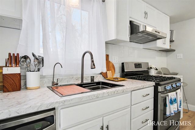 1935 Ball Avenue, Grand Rapids, MI 49505