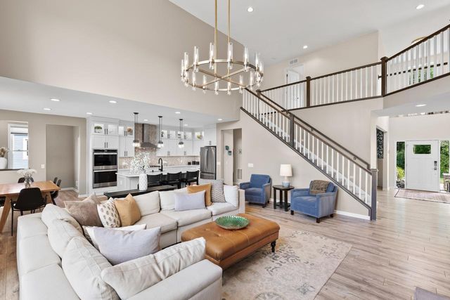 16920 Reeder Ridge, Eden Prairie, MN 55347