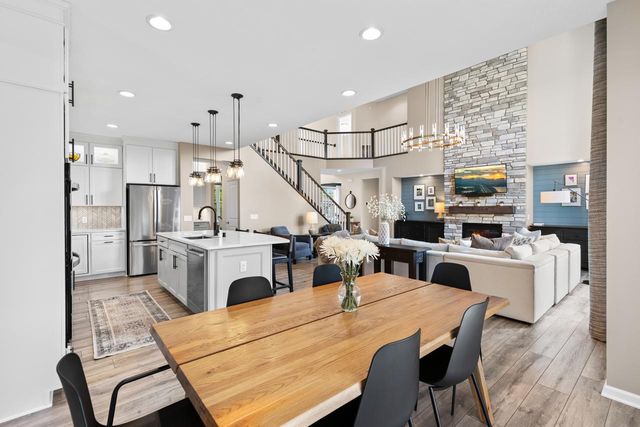 16920 Reeder Ridge, Eden Prairie, MN 55347