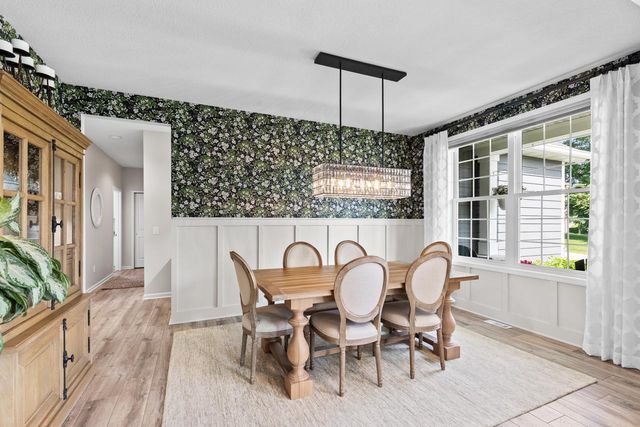 16920 Reeder Ridge, Eden Prairie, MN 55347