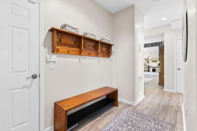 16920 Reeder Ridge, Eden Prairie, MN 55347