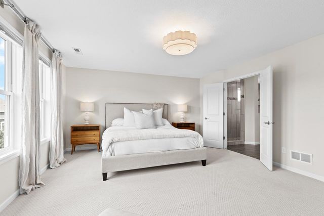 16920 Reeder Ridge, Eden Prairie, MN 55347