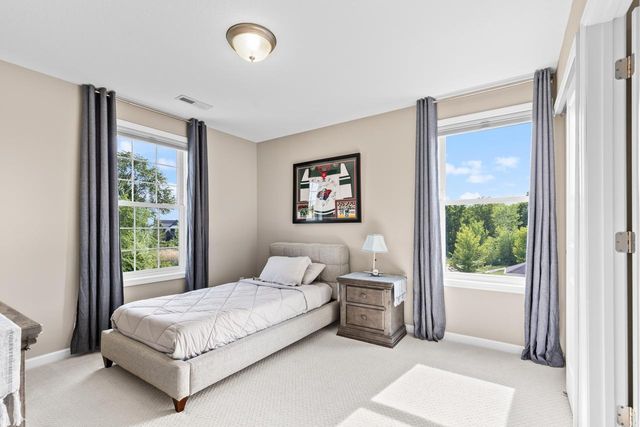 16920 Reeder Ridge, Eden Prairie, MN 55347