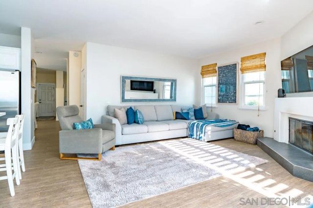 350 La Mesa, Encinitas, CA 92024