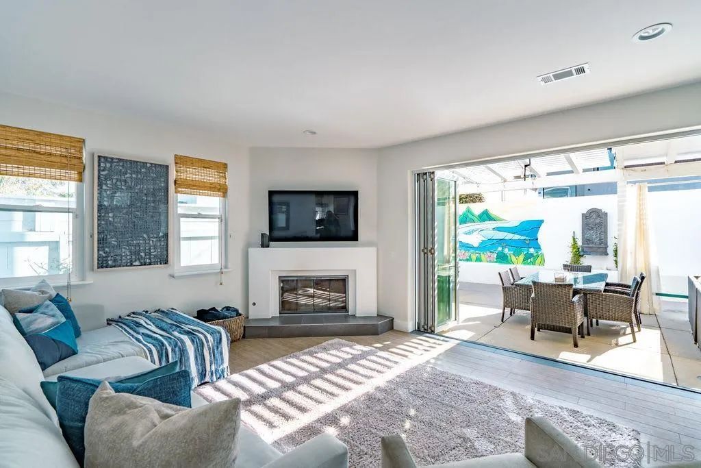 350 La Mesa, Encinitas, CA 92024
