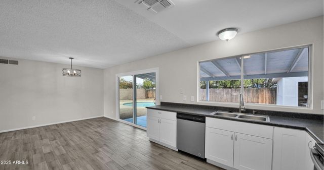 5214 W CHOLLA Street, Glendale, AZ 85304