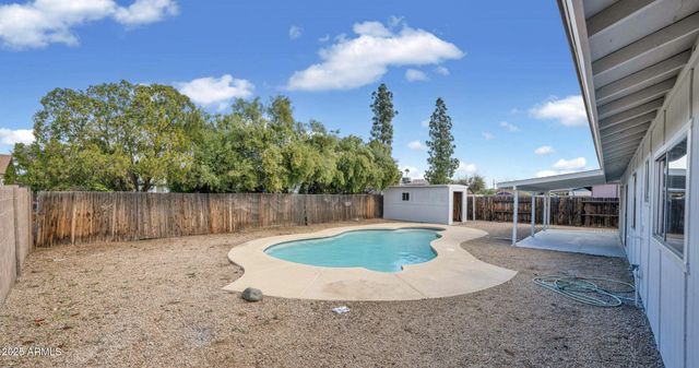 5214 W CHOLLA Street, Glendale, AZ 85304