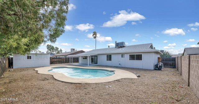 5214 W CHOLLA Street, Glendale, AZ 85304