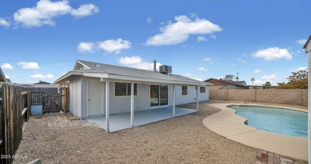 5214 W CHOLLA Street, Glendale, AZ 85304