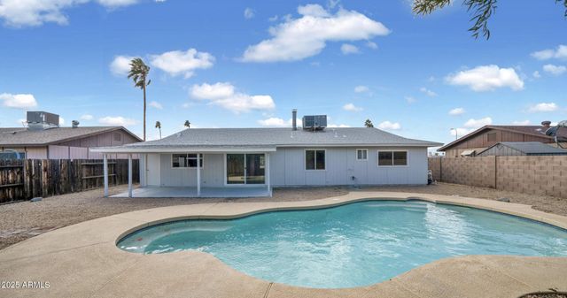 5214 W CHOLLA Street, Glendale, AZ 85304