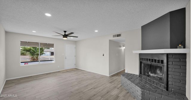 5214 W CHOLLA Street, Glendale, AZ 85304