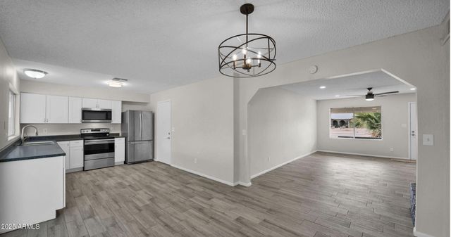 5214 W CHOLLA Street, Glendale, AZ 85304