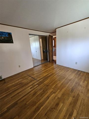 34918 Winslow Street, Wayne, MI 48184