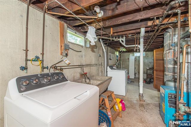9-10 Malcolm Terrace, Fair Lawn, NJ 07410
