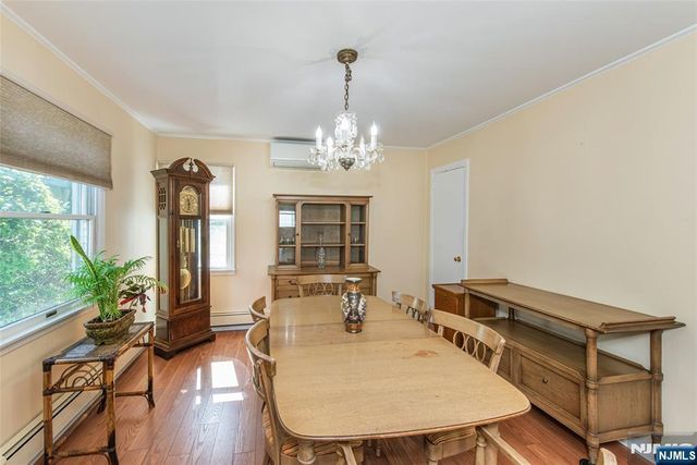 9-10 Malcolm Terrace, Fair Lawn, NJ 07410
