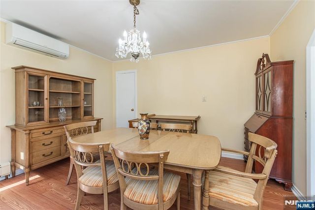9-10 Malcolm Terrace, Fair Lawn, NJ 07410