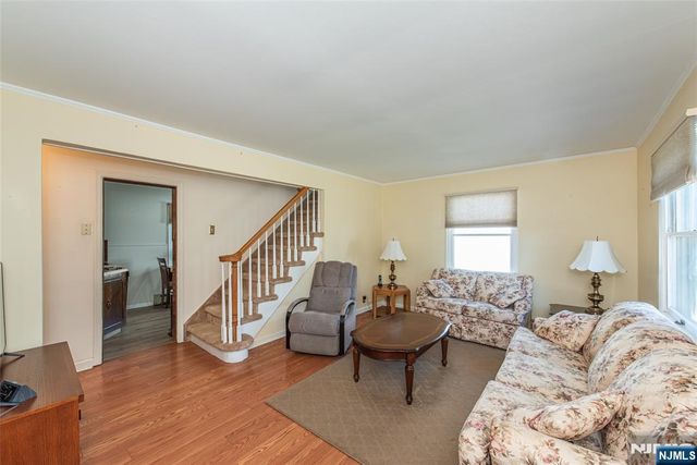 9-10 Malcolm Terrace, Fair Lawn, NJ 07410