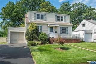9-10 Malcolm Terrace, Fair Lawn, NJ 07410