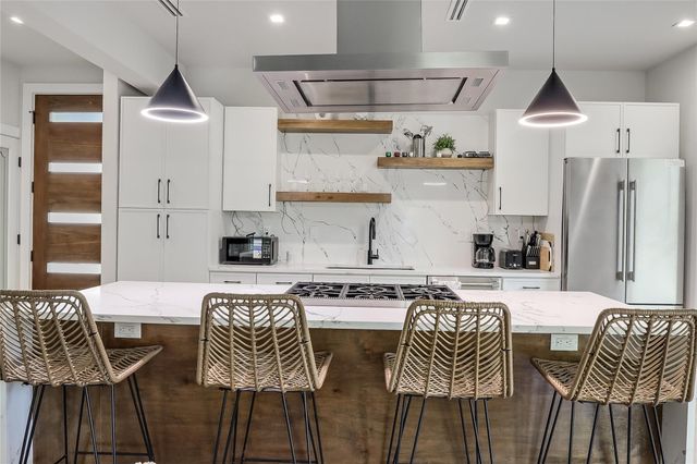 1111 W Annie ST B, Austin, TX 78704