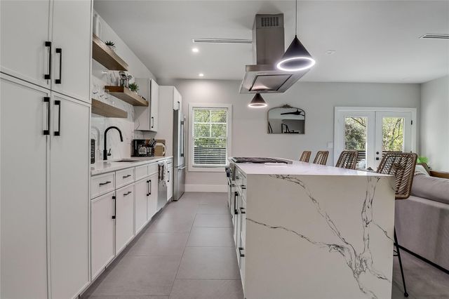 1111 W Annie ST B, Austin, TX 78704