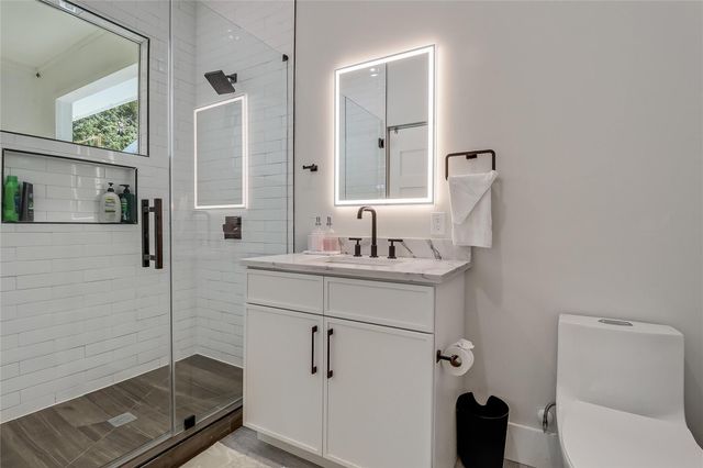 1111 W Annie ST B, Austin, TX 78704