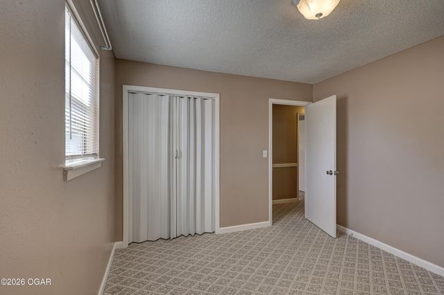 1409 E 6th Street, Joplin, MO 64801