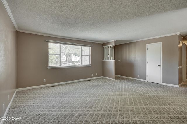 1409 E 6th Street, Joplin, MO 64801