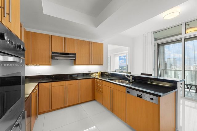 1425 Brickell Ave 54C, Miami, FL 33131