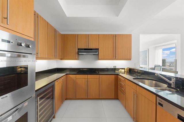 1425 Brickell Ave 54C, Miami, FL 33131