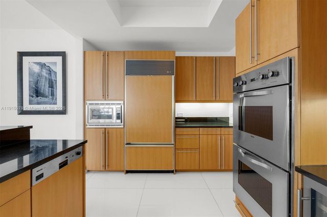 1425 Brickell Ave 54C, Miami, FL 33131